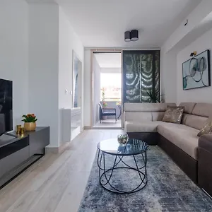 https://mb-luxury-apartments.hotelinzadar.com